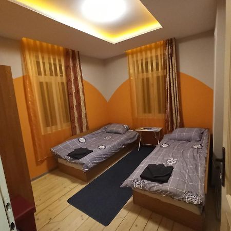 Къща Hotel Gabrovo Bagian luar foto