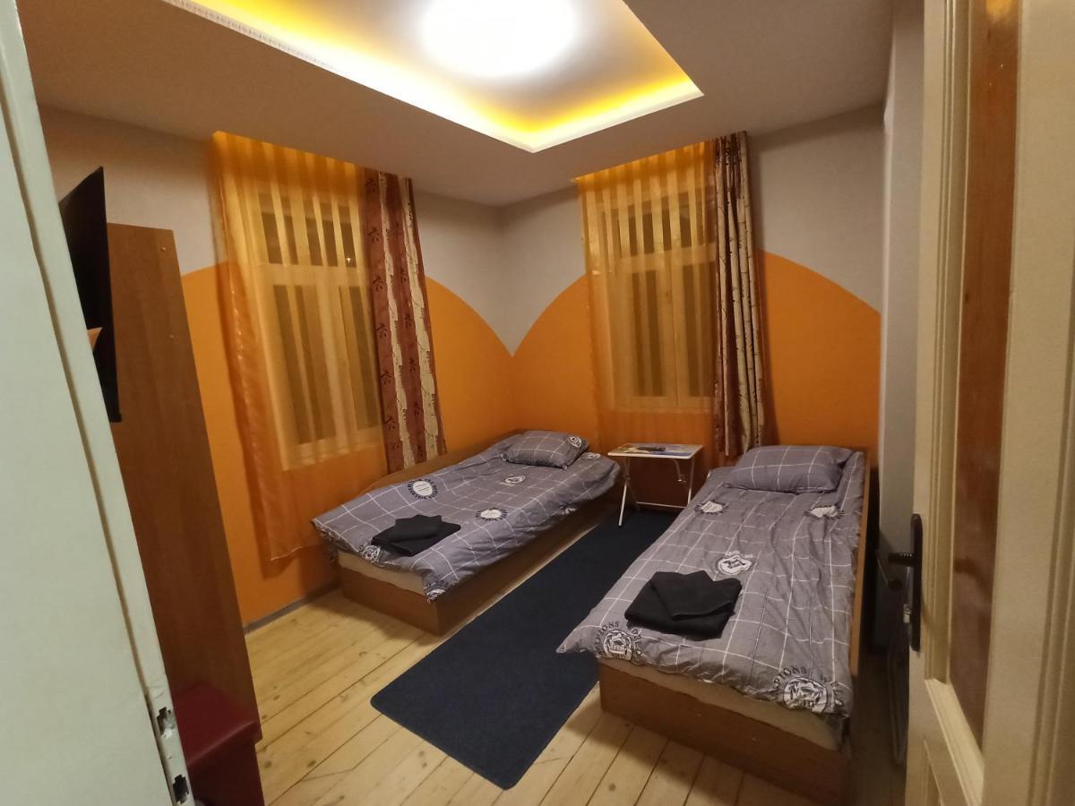 Къща Hotel Gabrovo Bagian luar foto