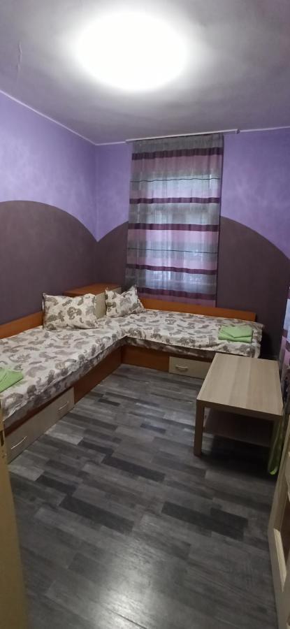 Къща Hotel Gabrovo Bagian luar foto