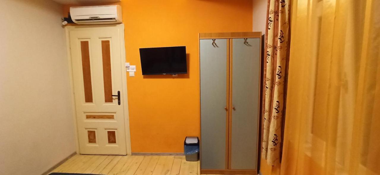 Къща Hotel Gabrovo Bagian luar foto